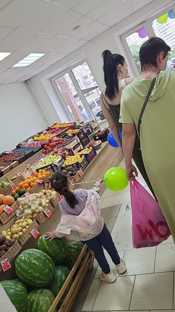 В Красносельском районе открылся новый магазин «Фруктовая корзина»